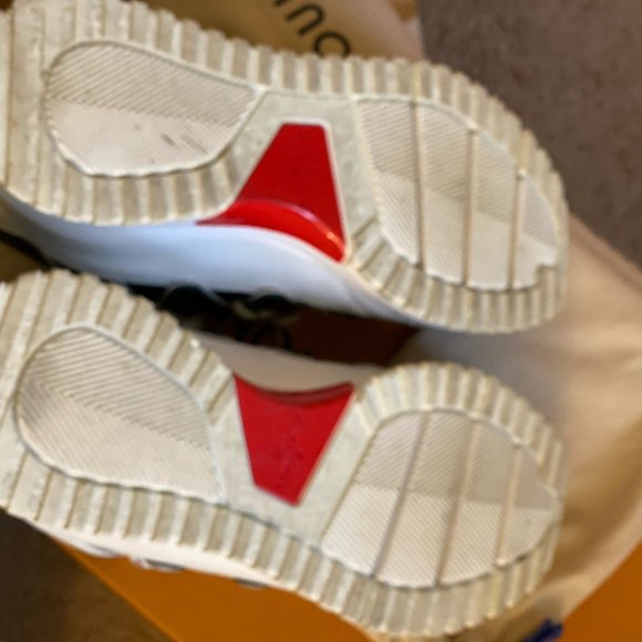louis vuitton zig zag sneaker 8.5 - Picture 8 of 8